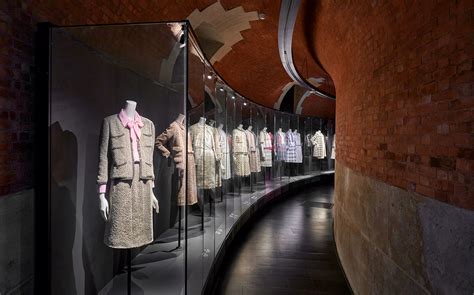 chanel exhibit v&a|Chanel exhibition v&a tickets.